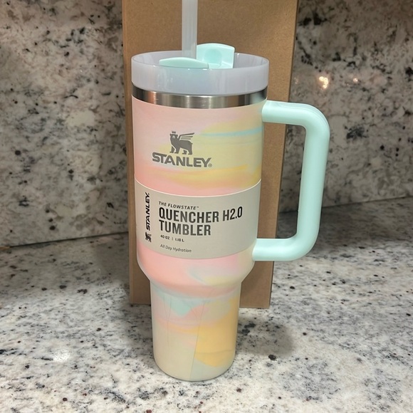 *NEW IN HAND* Stanley Quencher Flowstate Tumbler | 40 OZ Warm Serene Brushstroke - Picture 1 of 7